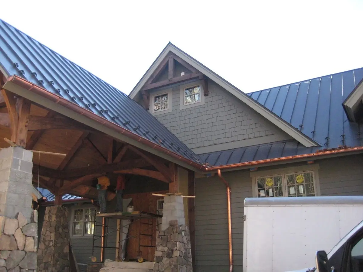 Craftsman Roofing team delivering quality roofing work in Forest Glen